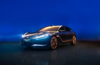 焕新极氪009上市：全栈900V高压架构，限时售价41.38万元起